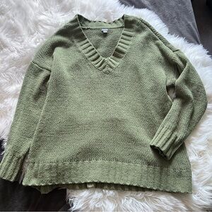 Aerie Oversized Green V-Neck Women's Sweater